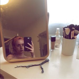 Meet your Posher, Olivia